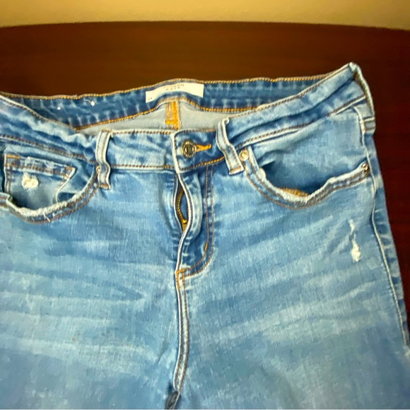 Women’s distressed dydndm and Kate jeans - Picture 4 of 11